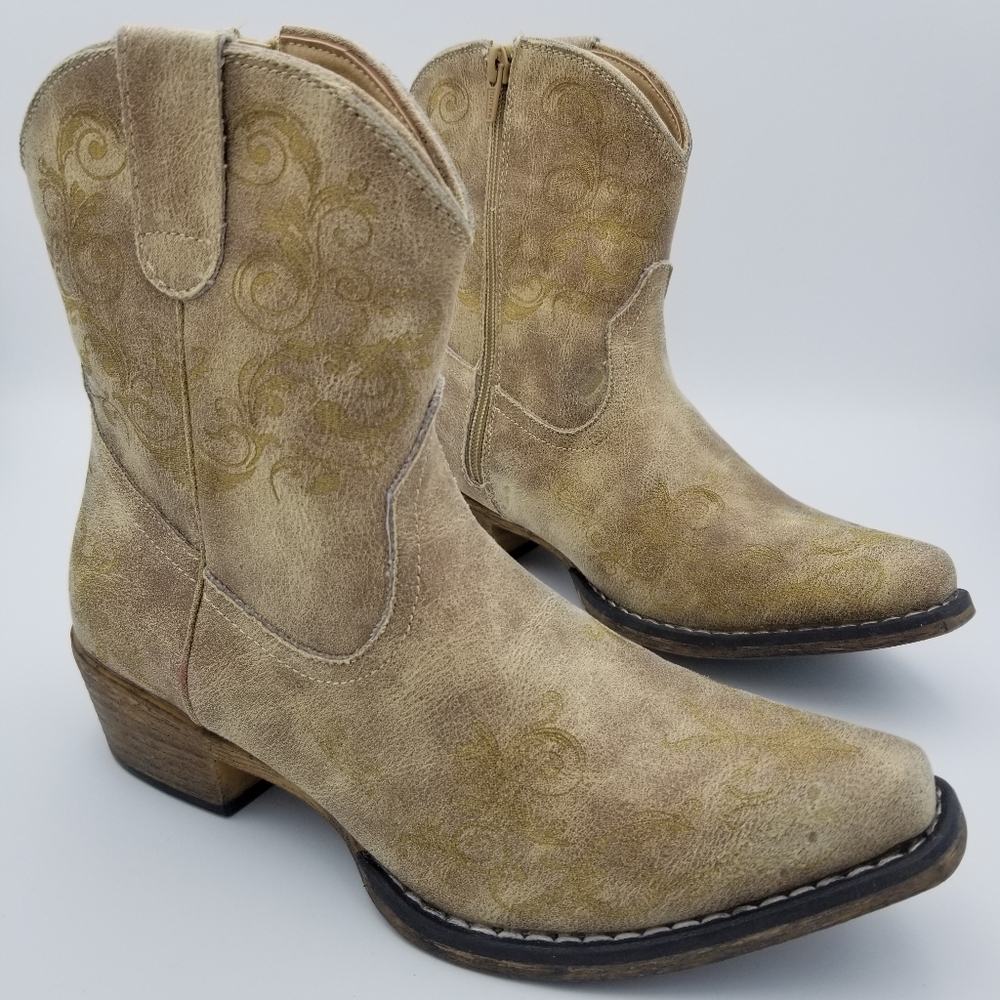 Women's Western Ankle Boots in Light Tan with Subtle Pattern